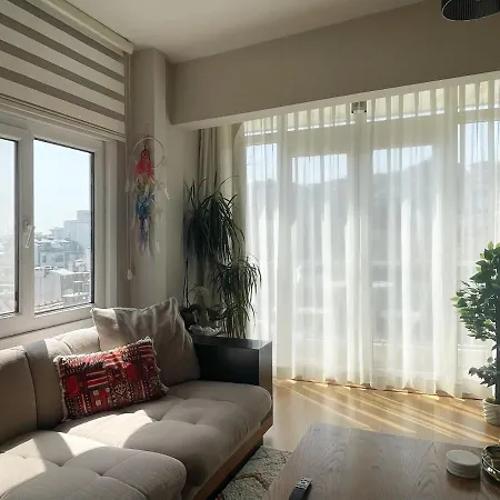 Cozy And Bright Near Bosphorus *