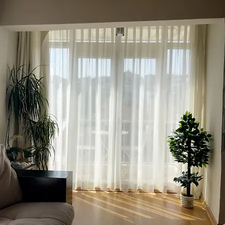 Cozy And Bright Near Bosphorus Apartment