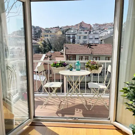 Cozy And Bright Near Bosphorus 伊斯坦布尔