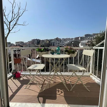 Cozy And Bright Near Bosphorus Daire